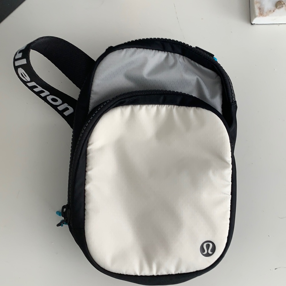 Lululemon Easy Access Crossbody Bag